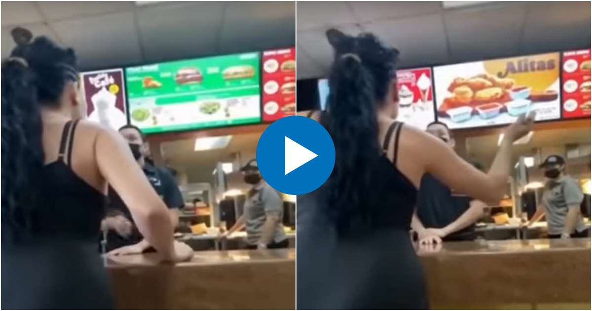 Momento del altercado entre la clienta y el trabajador de Burger King © 