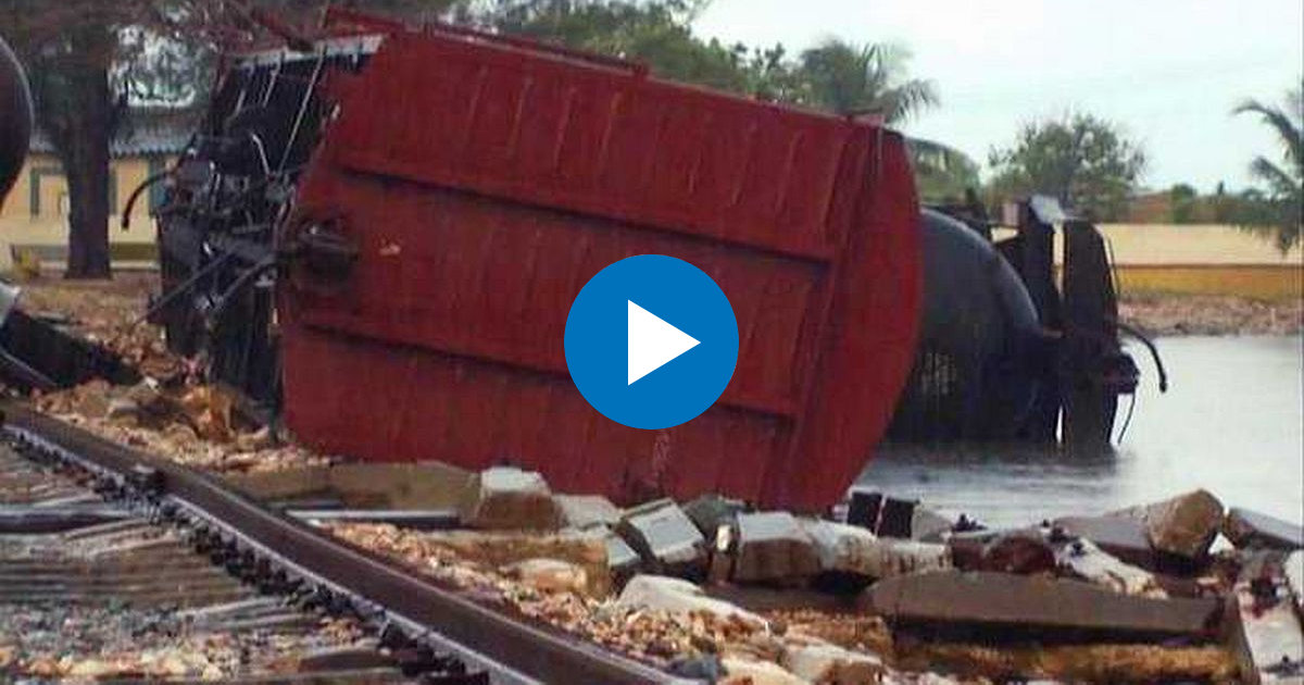  © Se descarrila un tren de carga en Matanzas