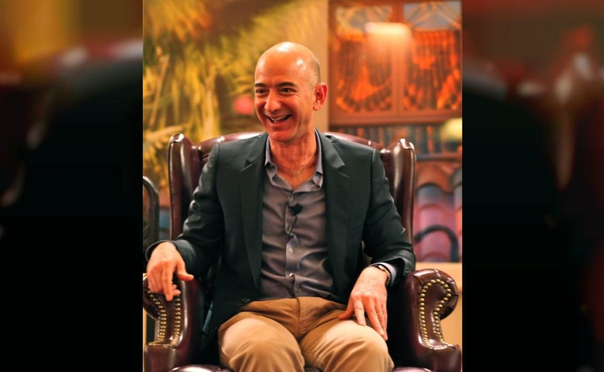 Jeff Bezos, fundador de Amazon, becará con 33 mdd a dreamers