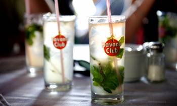 13 señales de que aprendiste a tomar en Cuba