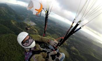 Volar en parapente: pasión con tribulaciones en Cuba