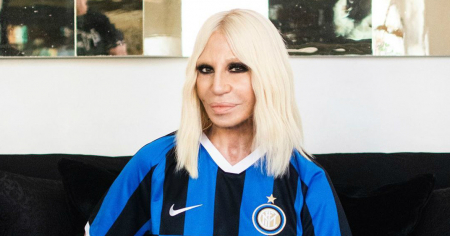 Donatella Versace y su hija donan 200 mil euros a hospital en Italia para combatir el coronavirus