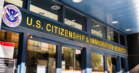 Reabren las oficinas del Servicio de Inmigración y Naturalización en EE