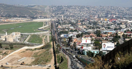 México y EE.UU. consideran prolongar el cierre de fronteras hasta agosto