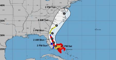Isaías se debilita y vuelve a ser tormenta tropical mientras se aproxima a Florida