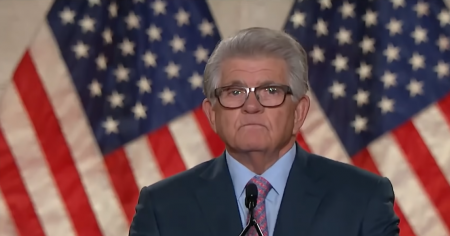 Exiliado cubano compara a Biden con Fidel Castro en su discurso ante la Convención Republicana