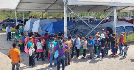 EE.UU. comenzará a admitir a migrantes retenidos en campamento de Matamoros
