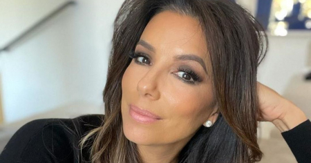 Eva Longoria presume de cuerpazo a sus 46 años con una foto en bikini