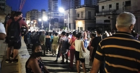 Prensa oficialista reconoce que en Cuba casi todo se vende en MLC: "Desde los fideos hasta la pasta dental"