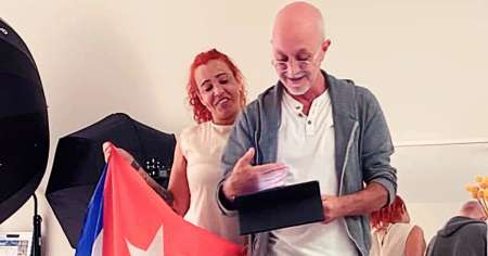 Humorista Cuqui La Mora protagonizará SOS Cuba, obra teatral de Juan Carlos Cremata