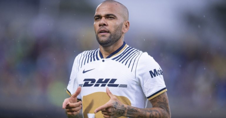 Acusado de violación, futbolista Dani Alves pasa su primera noche en la cárcel