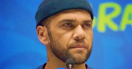 Trasladan de prisión al futbolista Dani Alves por temores sobre su seguridad