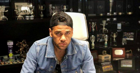 Futbolista Dani Alves condenado a 4 años y medio de cárcel en España por agresión sexual