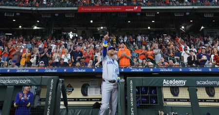 Merecido homenaje a Yulieski Gurriel en el estadio de los Astros de Houston