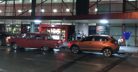 Policía cierra tramo de carretera cerca del Aeropuerto José Martí en La Habana