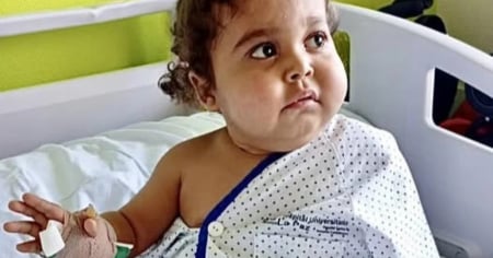 Niña cubana Amanda es ingresada nuevamente en hospital de España para una cirugía