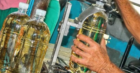 Gobierno venderá una botella de ron por la libreta como oferta de fin de año en Villa Clara