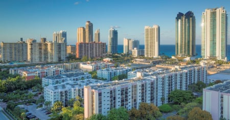 Un estudio pone en alerta a una treintena de edificios de la costa sur de Florida