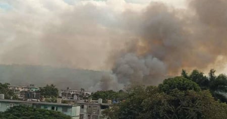 Matanzas cubierta de humo por incendio en zona de maleza cercana a la ciudad