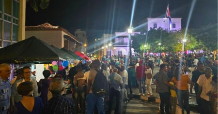  “Que se acabe el comunismo”: Grito de un cubano al recibir el nuevo año en un parque de Santiago de Cuba