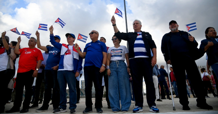Régimen cubano reacciona a su regreso a la lista de terrorismo y alude a última marcha en el Malecón
