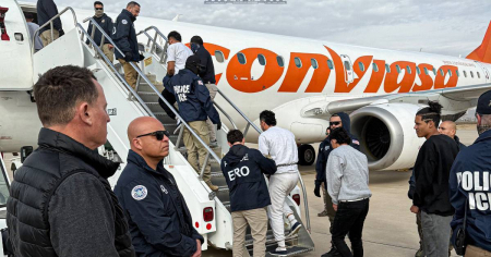 Venezuela y Estados Unidos acuerdan reanudar vuelos de repatriación de migrantes