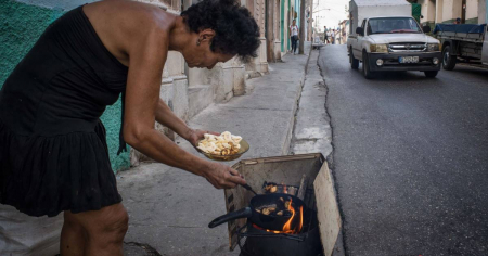 Periodista oficialista confirma que familias cocinan con puertas y ventanas como leña en Cuba