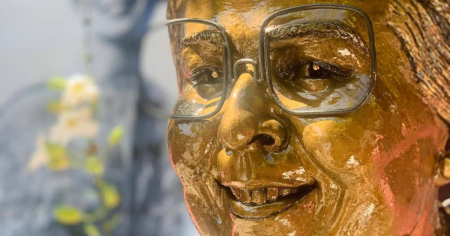 Gobierno devela un busto de Vilma Espín en Santiago de Cuba