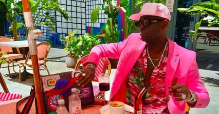 En modo fashion y fumando Cohiba: Chocolate MC causa revuelo en Instagram y se gana los elogios de sus fans