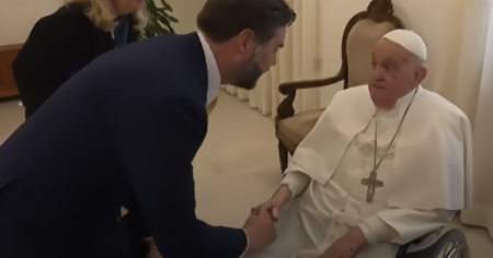 JD Vance fue el último alto cargo en ver al Papa Francisco: Estas son sus palabras de despedida