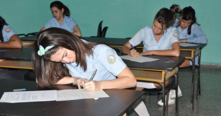 Régimen cubano otorgará carreras a estudiantes que suspendan o no se presenten a exámenes de ingreso