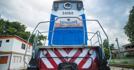 Oscuridad, retrasos y quejas: Así viajan los cubanos en el tren espirituano