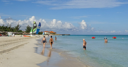 Drástica caída del turismo durante el primer trimestre de 2025 en Cuba