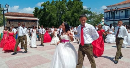 Camilitos en Santiago de Cuba celebran los 15 colectivos: Tradición para formar a futuros represores