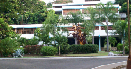 Autoridades confirman que irrupción de intrusos en escuela de Santiago de Cuba deja a estudiante en estado crítico