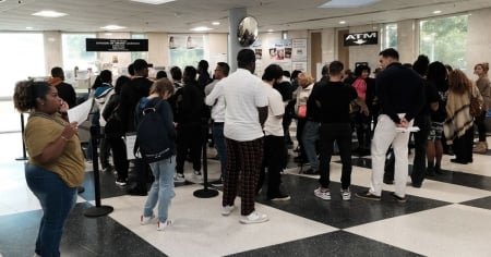 Florida pone freno a los revendedores de turnos en oficinas de licencias de conducción
