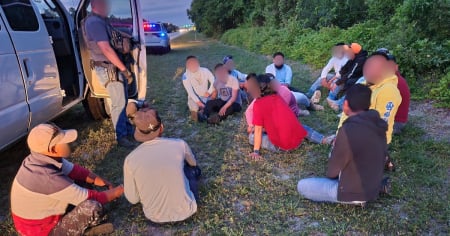 Ola de arrestos en Florida: más de 1,100 inmigrantes indocumentados capturados en una semana