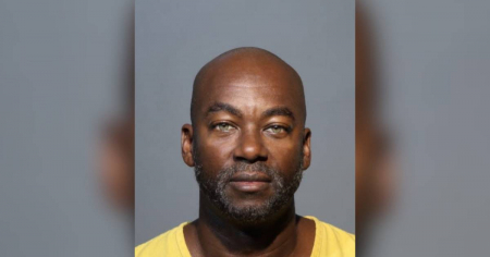 Arrestan a hombre en Florida por mantener tres matrimonios simultáneos en diferentes condados