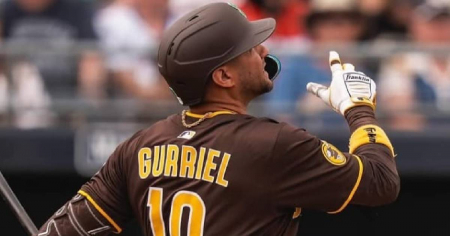 Yuli Gurriel impulsa la victoria y empieza a brillar con San Diego