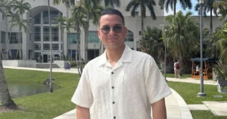 Emprendedor cubano con I-220A comparte consejos para jóvenes migrantes que quieren superarse