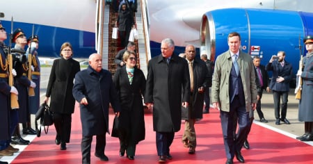 Díaz-Canel aterriza en Moscú y Putin delega el recibimiento a un viceministro de Relaciones Exteriores