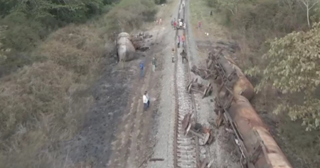 Restablecen tránsito por línea central del ferrocarril tras descarrilamiento e incendio de tren en Matanzas