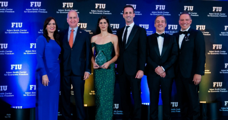 Realizan homenaje póstumo a cubanoamericano Lincoln Díaz-Balart por su defensa de la libertad