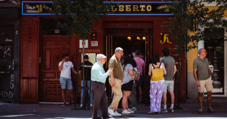Cubanos en España responden a quienes desde Estados Unidos piensan emigrar a Europa
