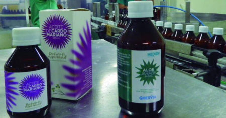 Régimen impulsa jarabes como “alternativa” a escasez de medicamentos en Cuba