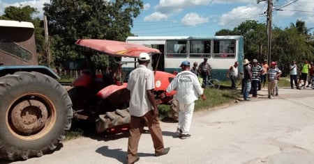Ferrobús choca con tractor en Las Tunas: Otro episodio en la crisis del transporte rural en Cuba