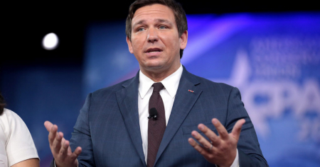 DeSantis emite proclamación por el Día de la Independencia de Cuba: "Los apoyamos en su lucha contra el comunismo"