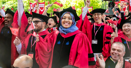 Trump prohíbe a la Universidad de Harvard matricular a estudiantes extranjeros