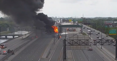 Se estrella camión cisterna cargado de combustible y causa gran incendio en Broward