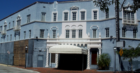 Fachada de histórico e icónico teatro de Miami en riesgo tras derrumbe durante obras